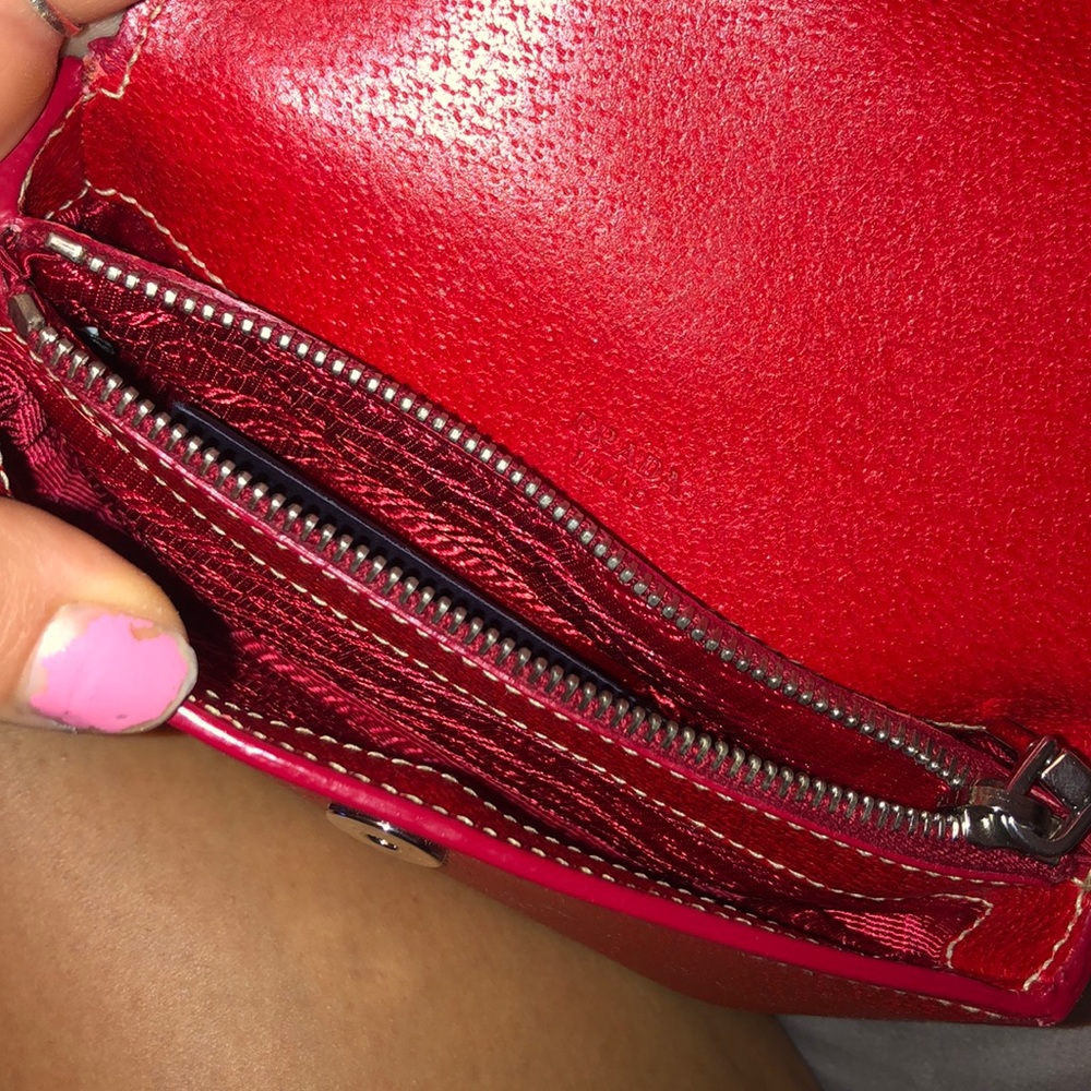 Prada clutch - Picture 3 of 5